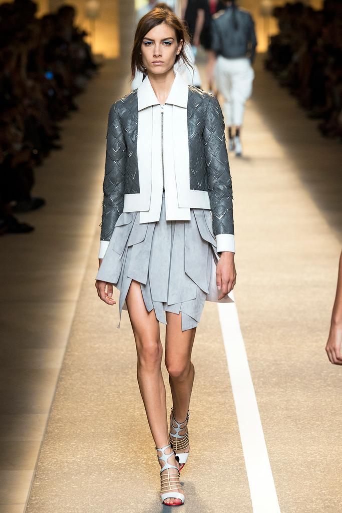 Look 15 of 49