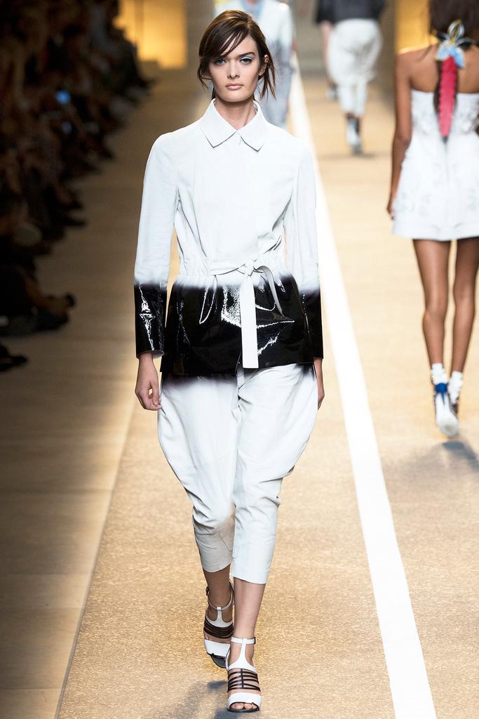 Look 16 of 49
