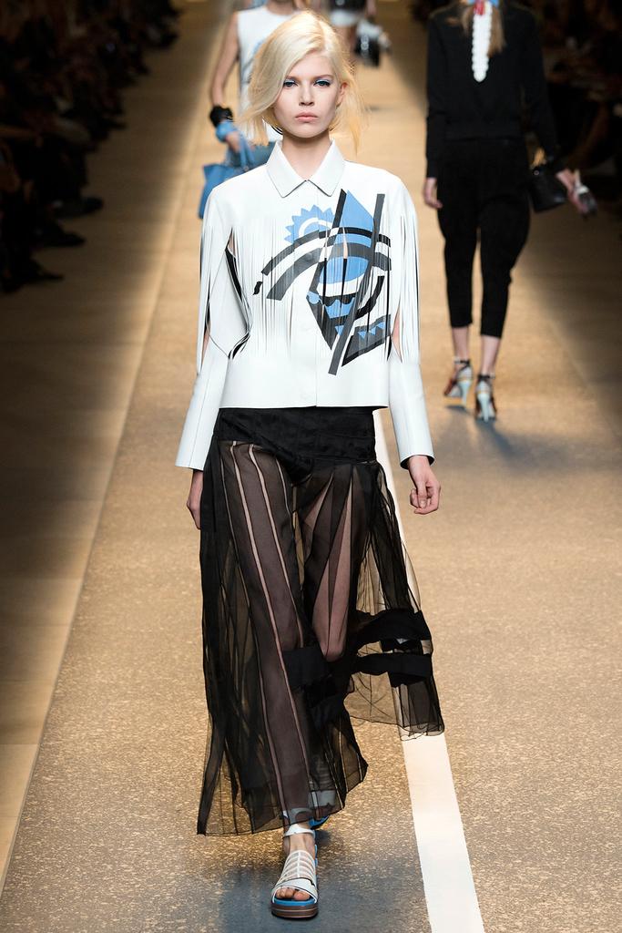 Look 22 of 49
