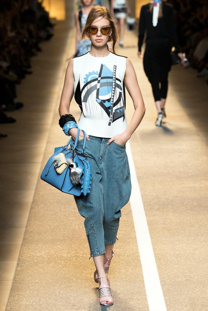 Look 23 of 49
