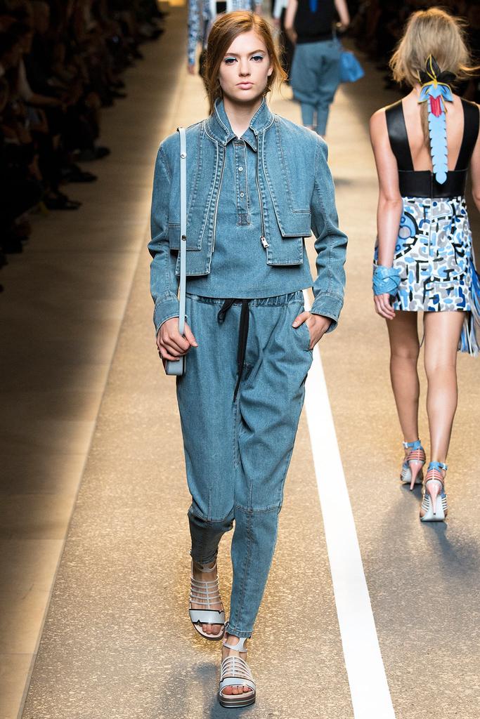 Look 25 of 49