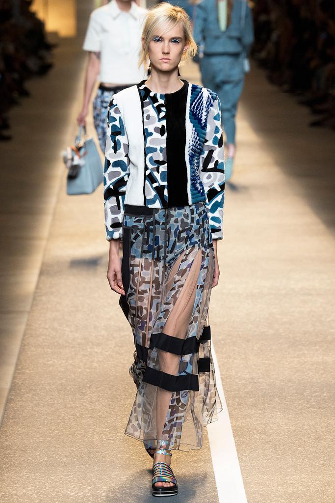 Look 27 of 49