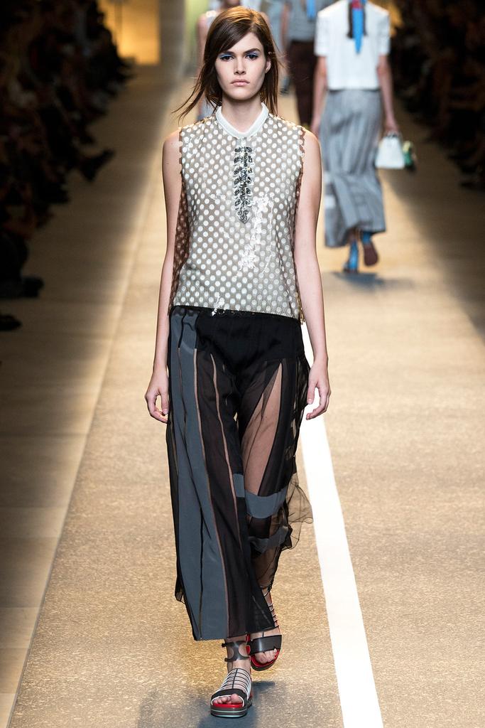 Look 40 of 49