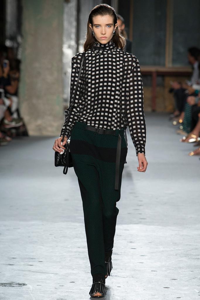 Look 2 of 39
