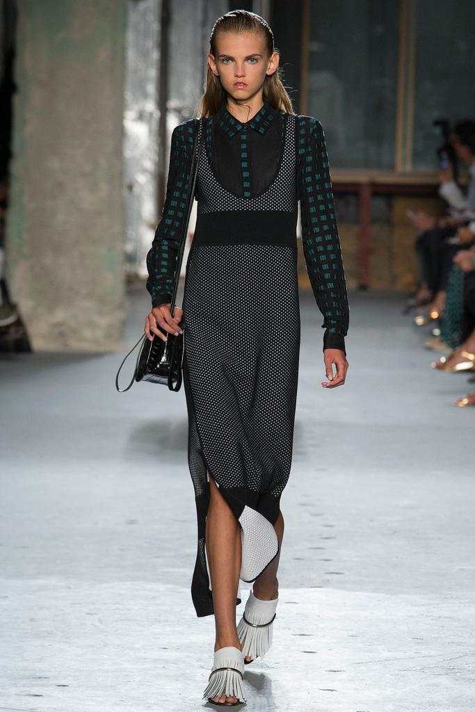 Look 3 of 39