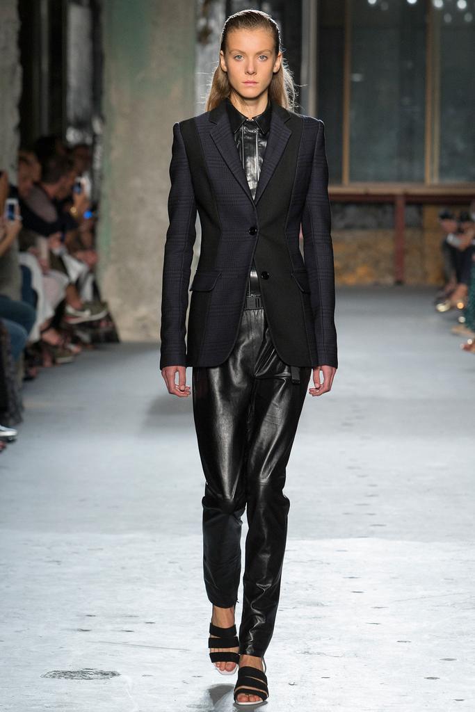 Look 10 of 39