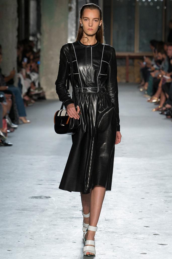Look 13 of 39