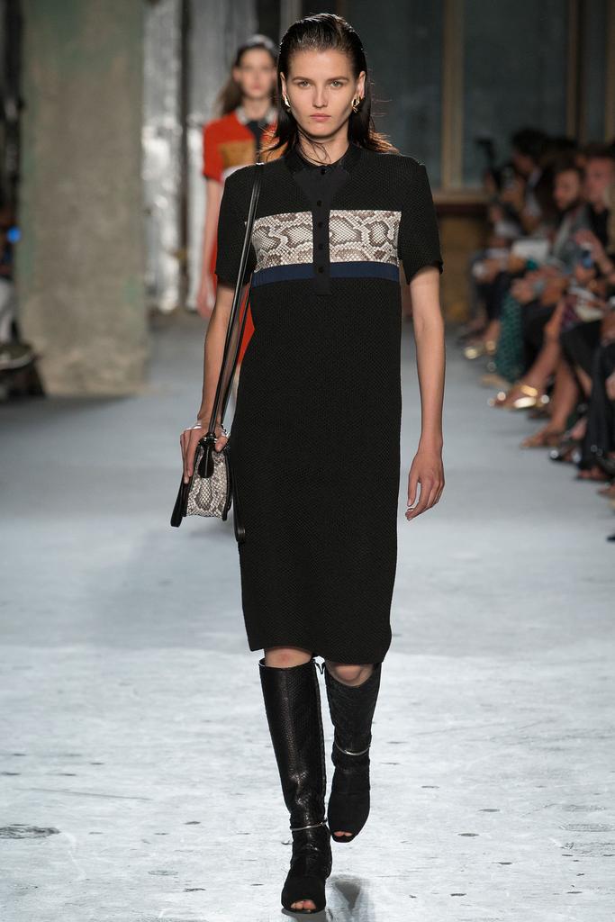 Look 20 of 39
