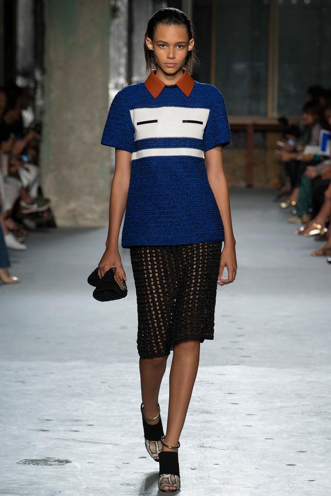 Look 26 of 39