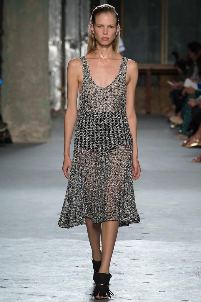 Look 29 of 39