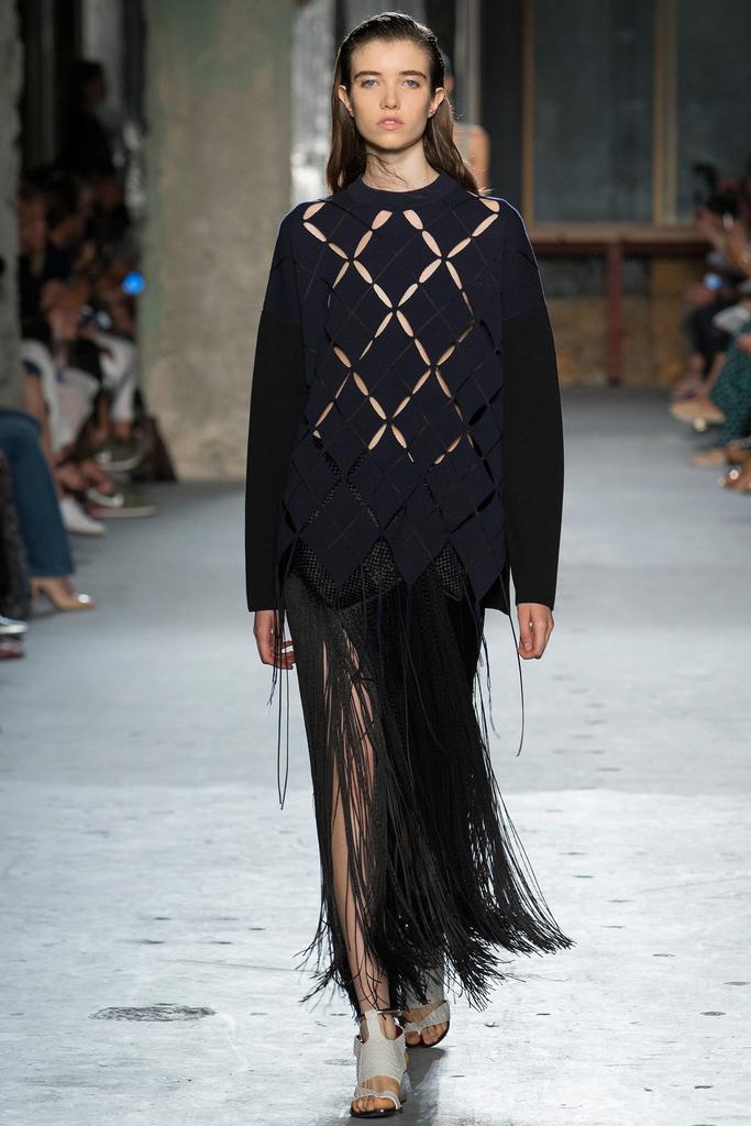 Look 36 of 39