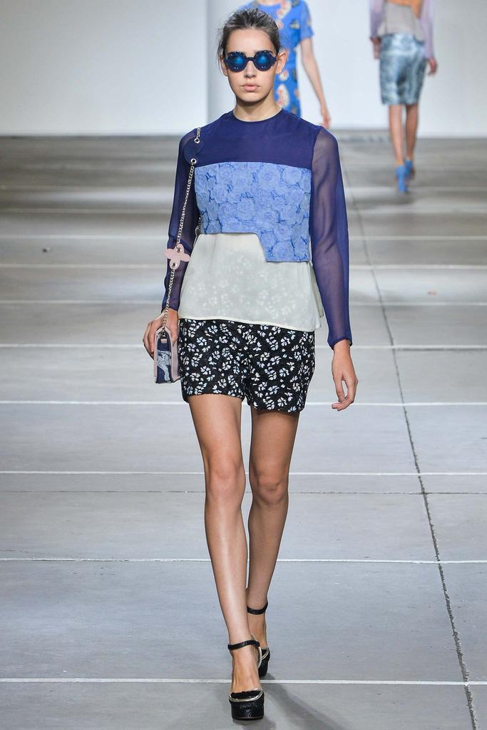Look 13 of 35