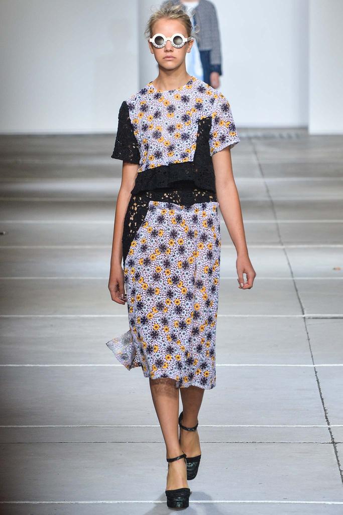Look 15 of 35