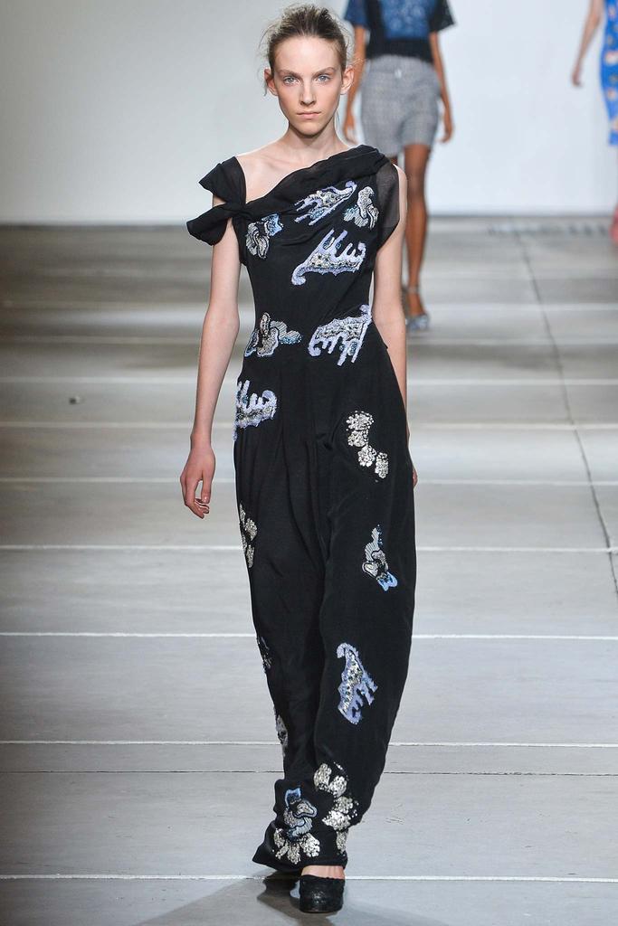 Look 17 of 35