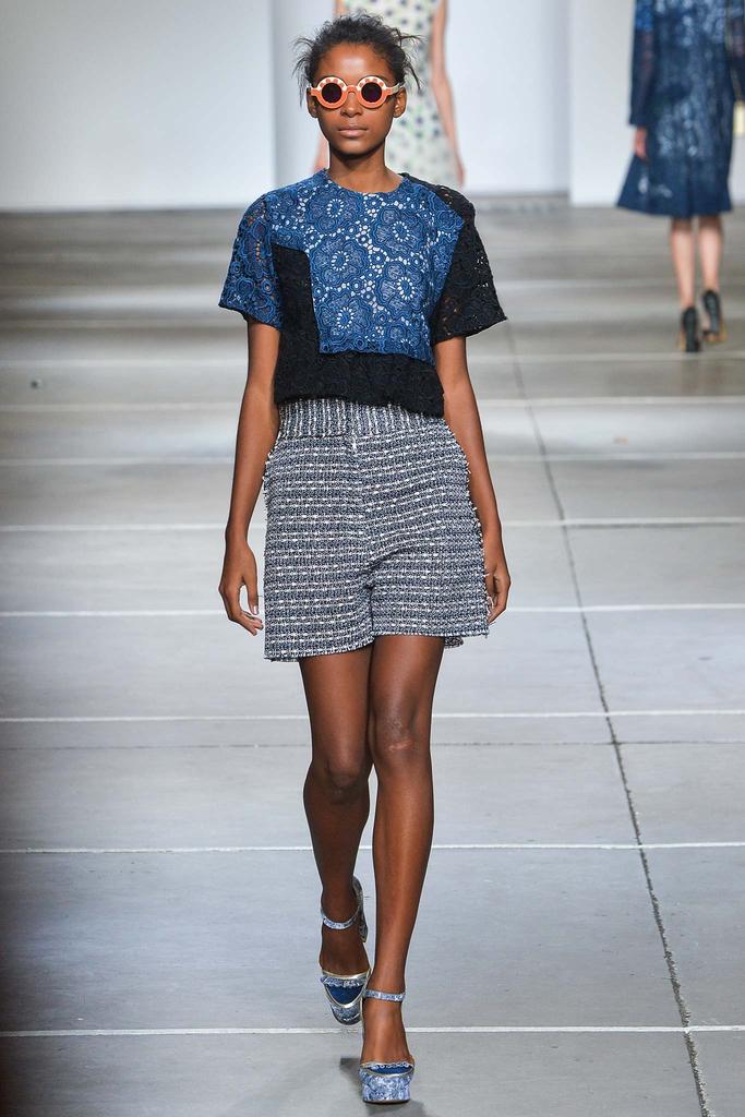 Look 18 of 35