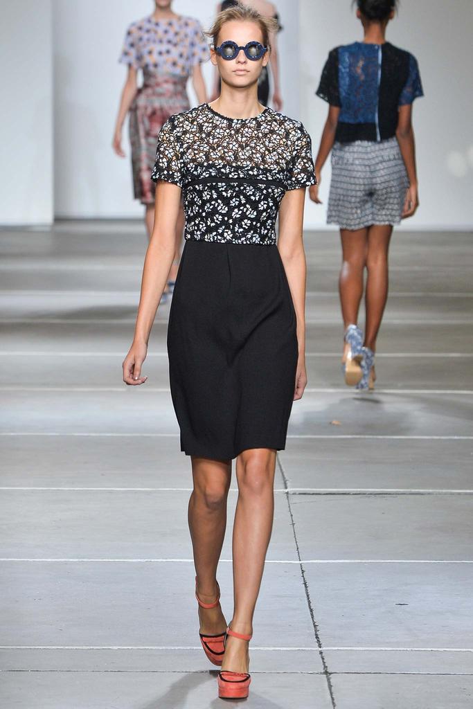 Look 20 of 35