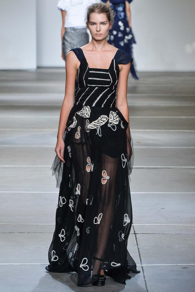 Look 25 of 35