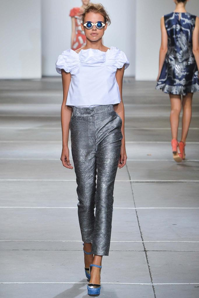 Look 26 of 35