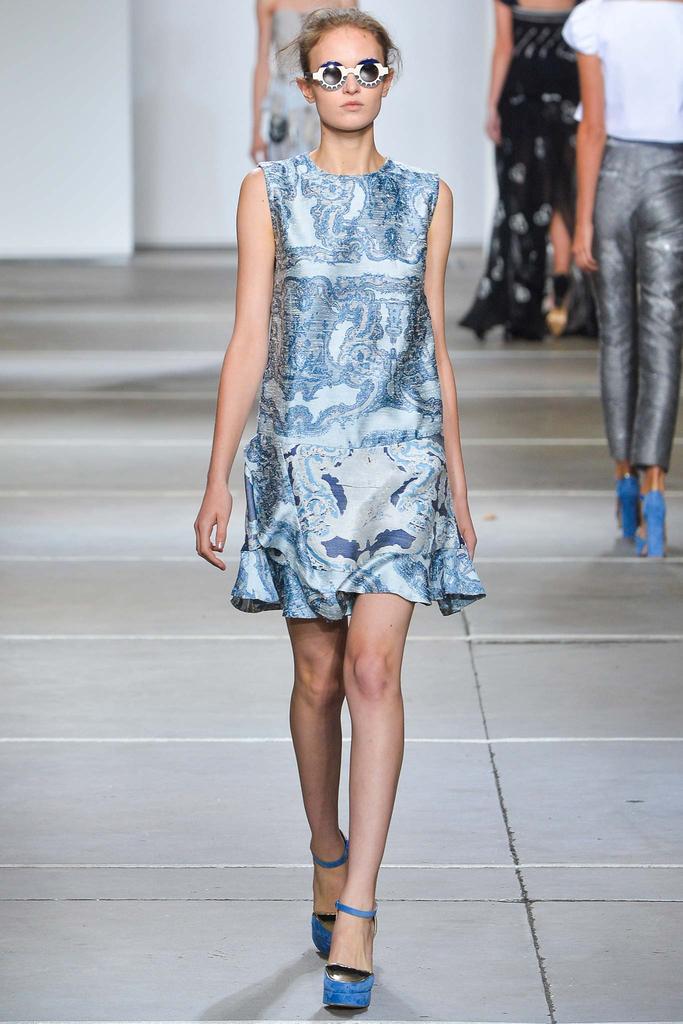 Look 28 of 35