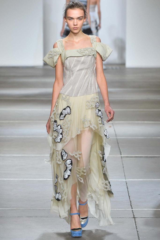 Look 32 of 35