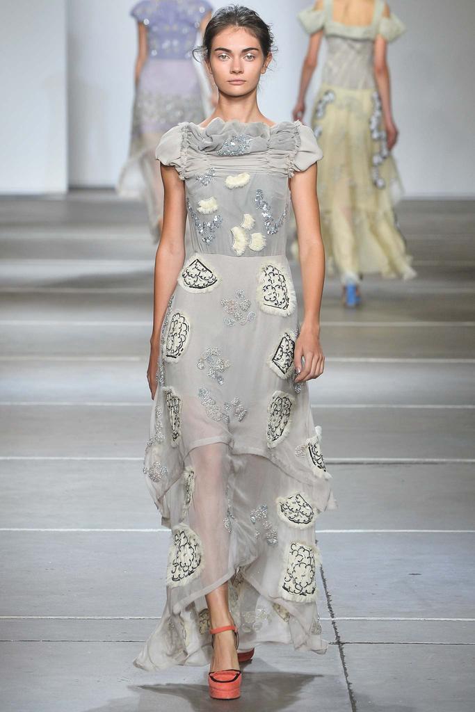 Look 34 of 35