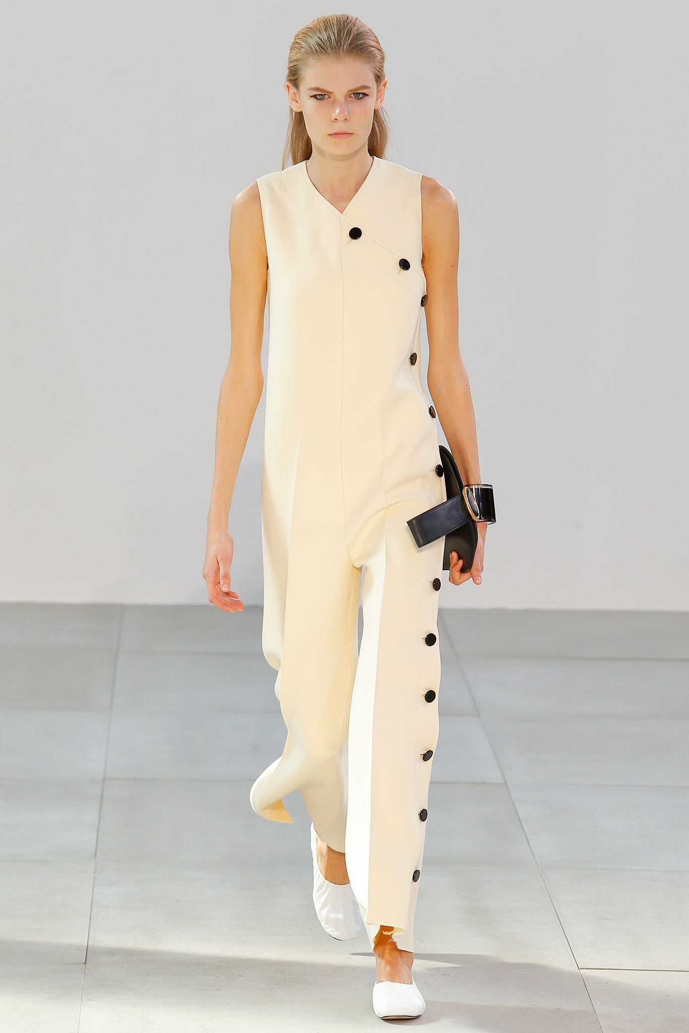 Look 3 of 39