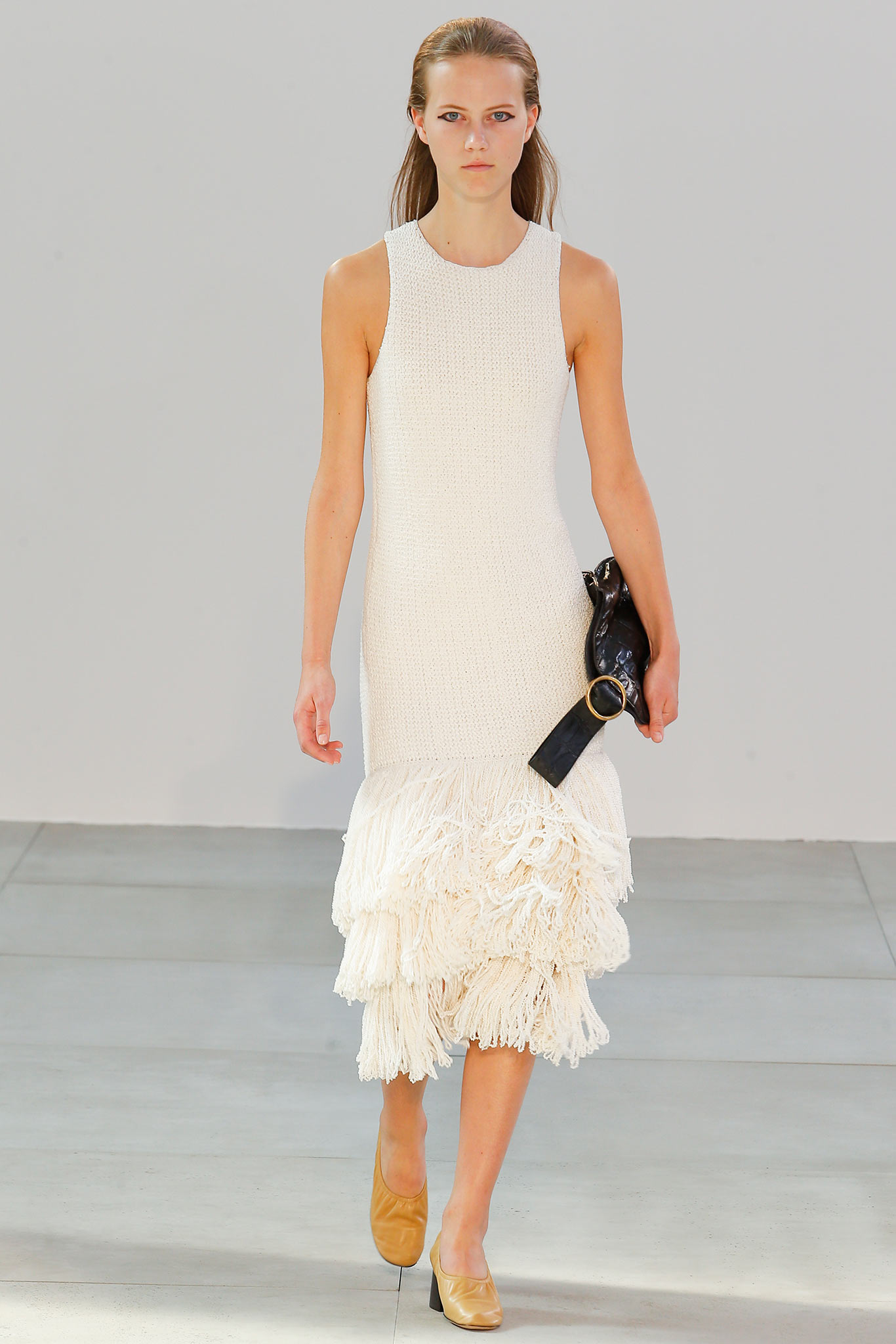 Look 4 of 39