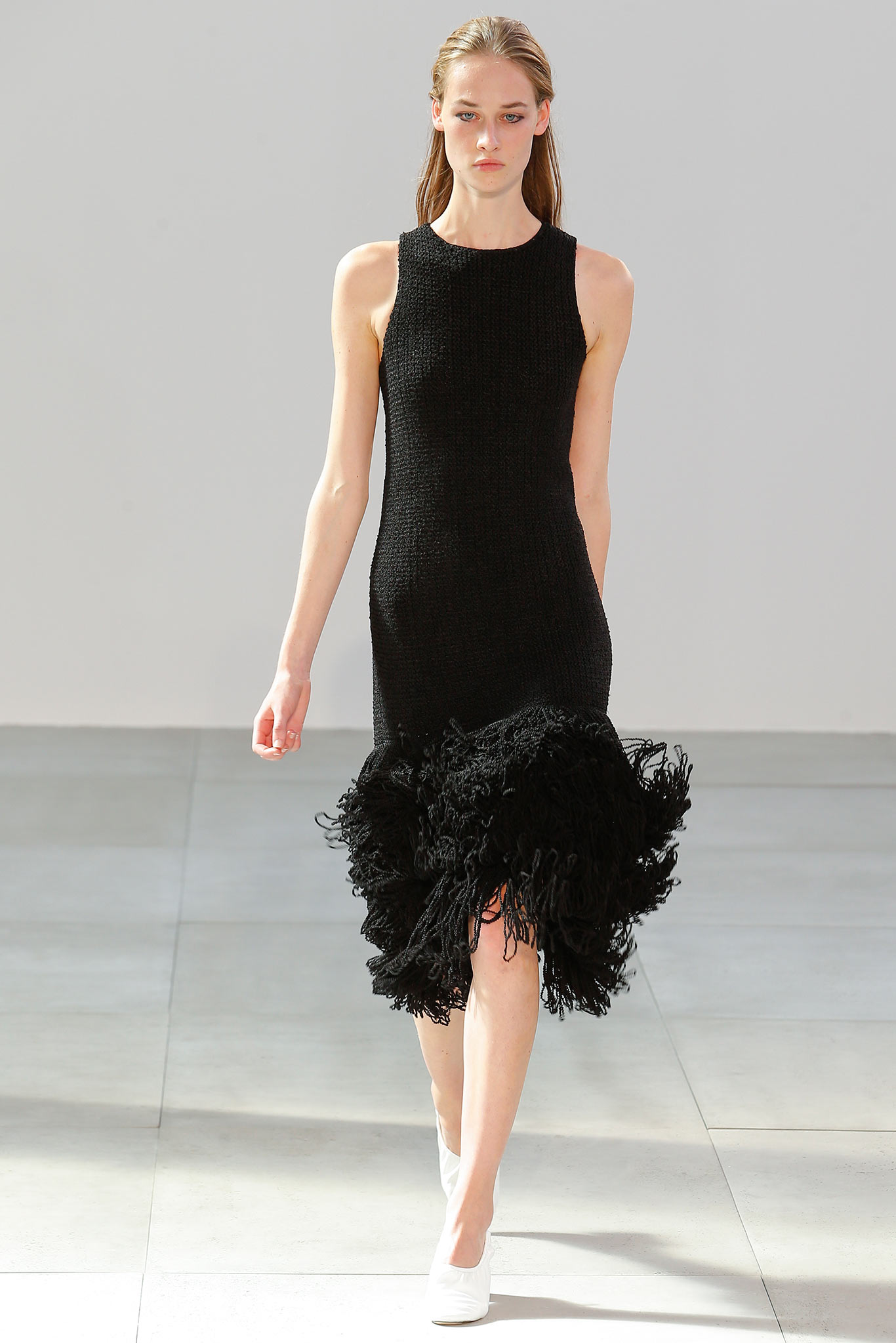 Look 5 of 39
