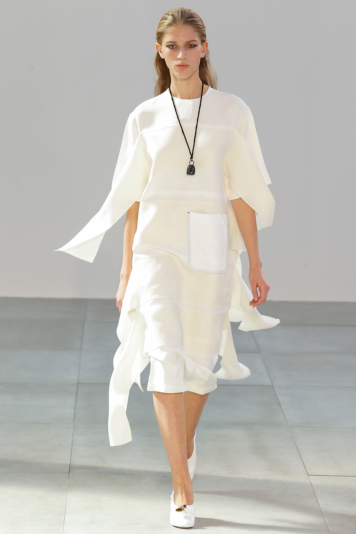 Look 9 of 39