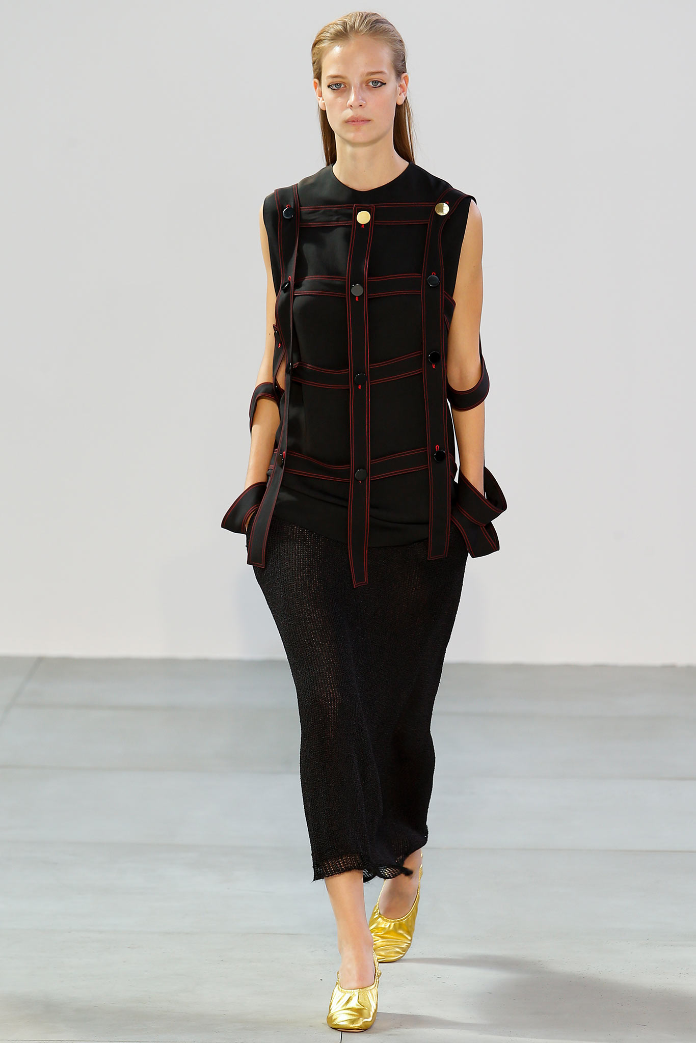 Look 17 of 39