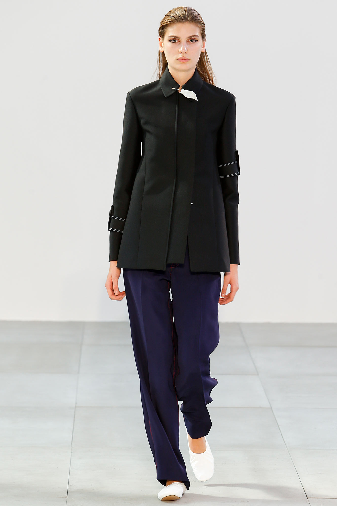 Look 20 of 39