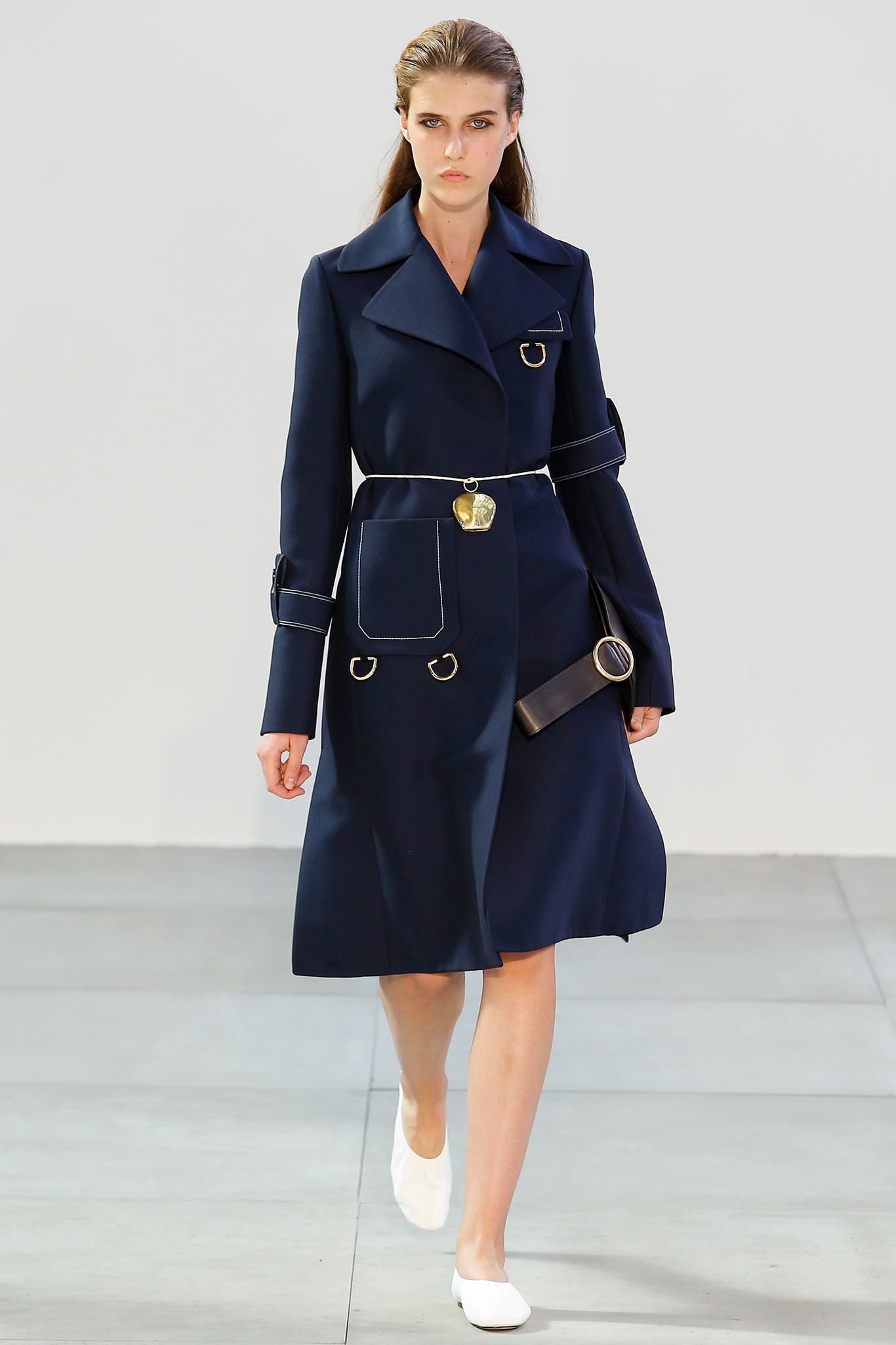Look 22 of 39