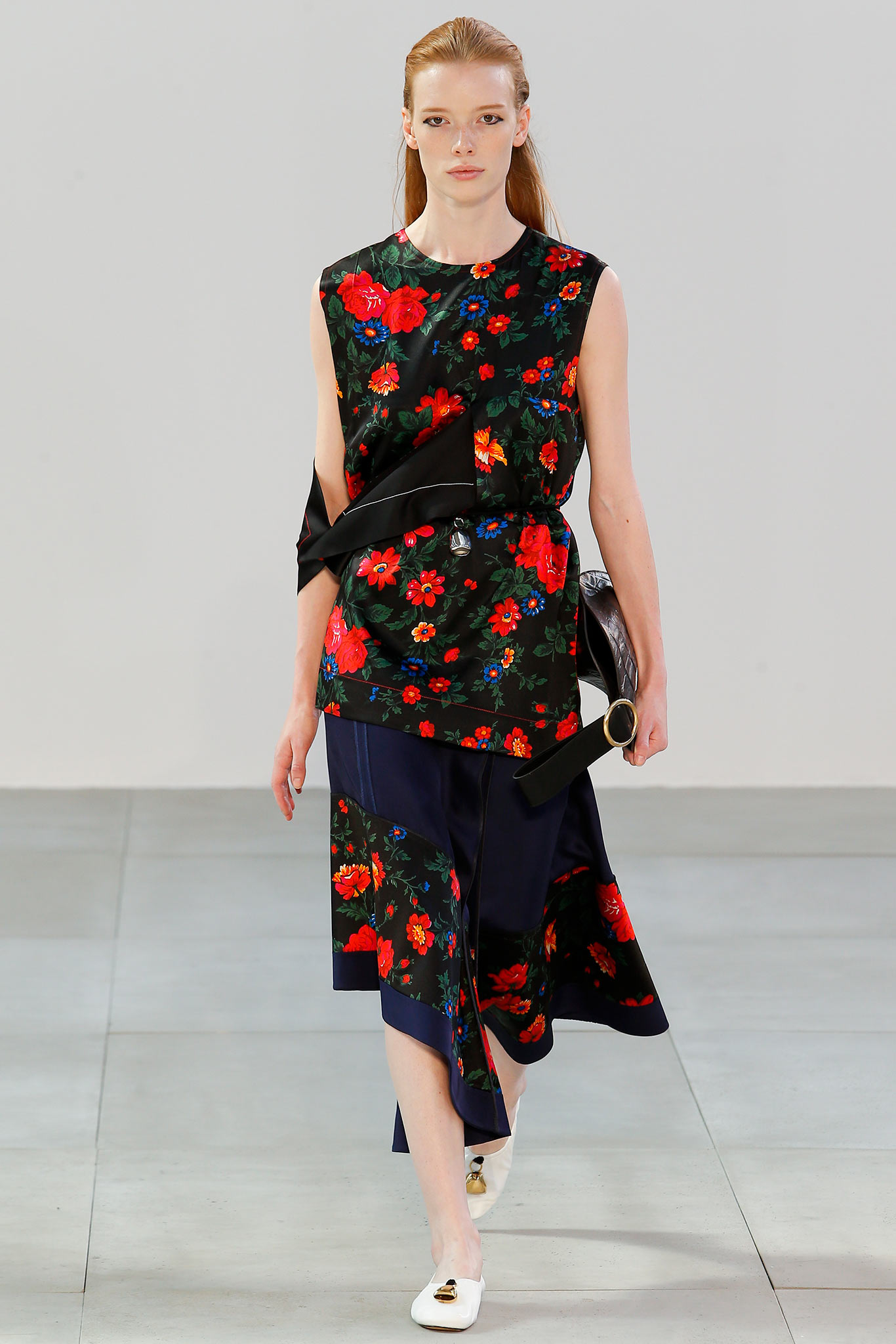 Look 26 of 39