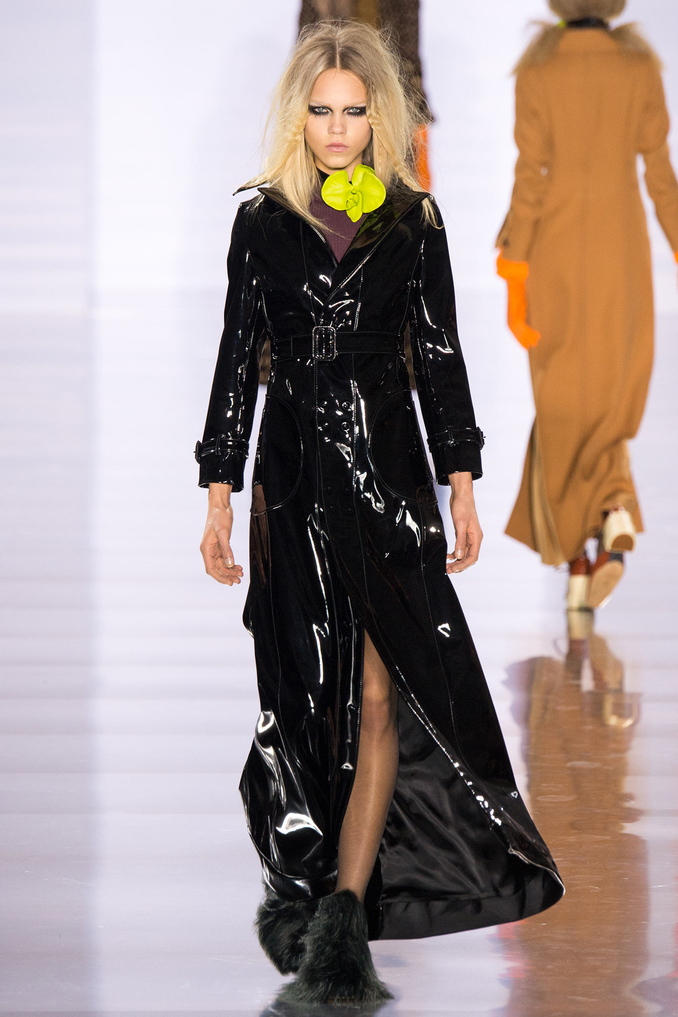 Look 3 of 30
