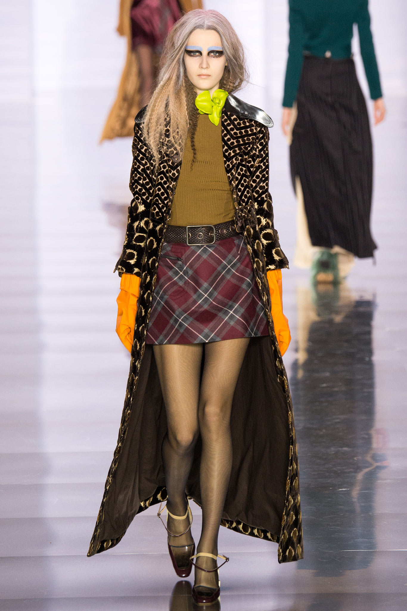 Look 4 of 30