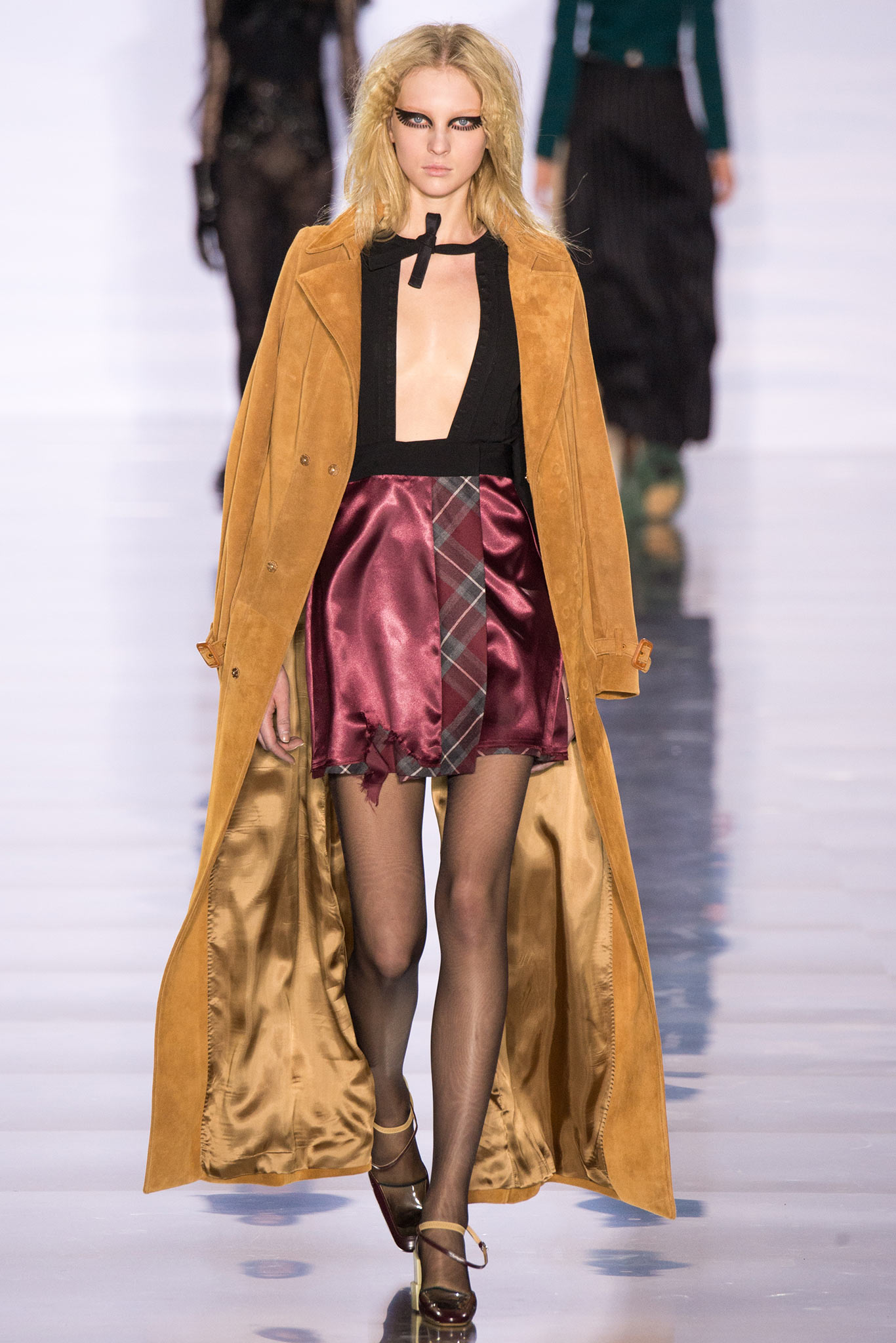 Look 5 of 30