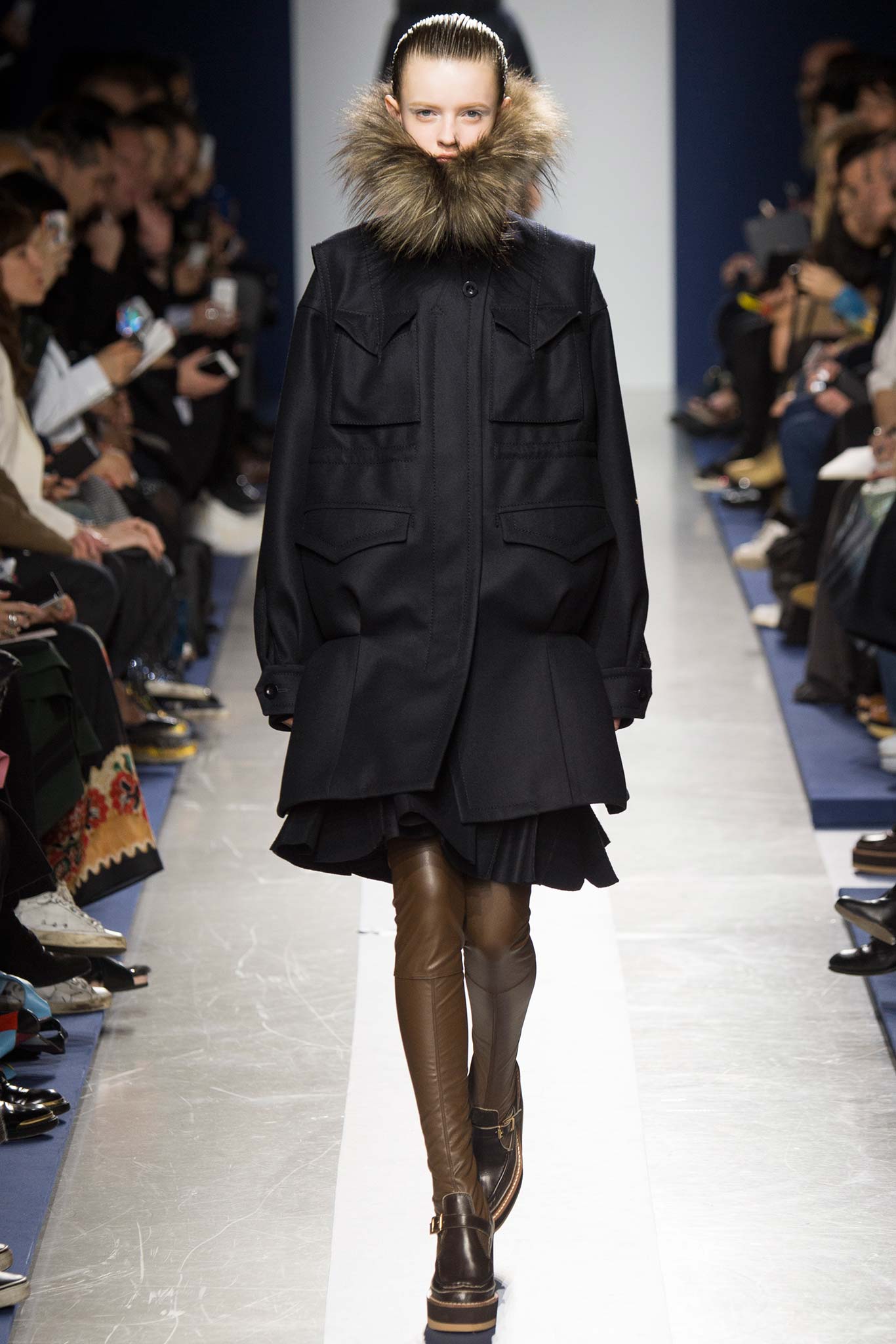 Look 7 of 41