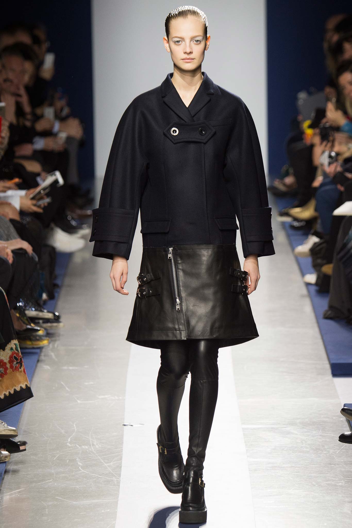 Look 10 of 41