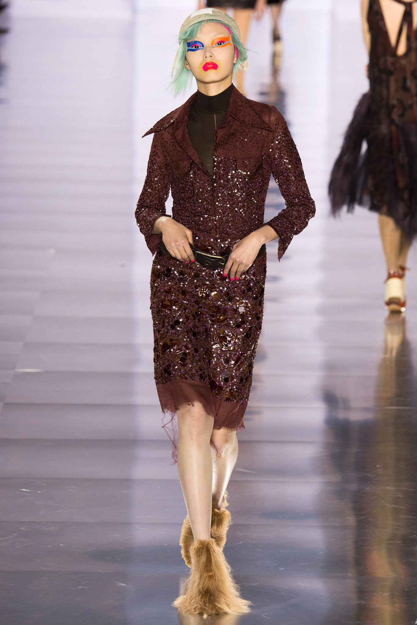 Look 14 of 30