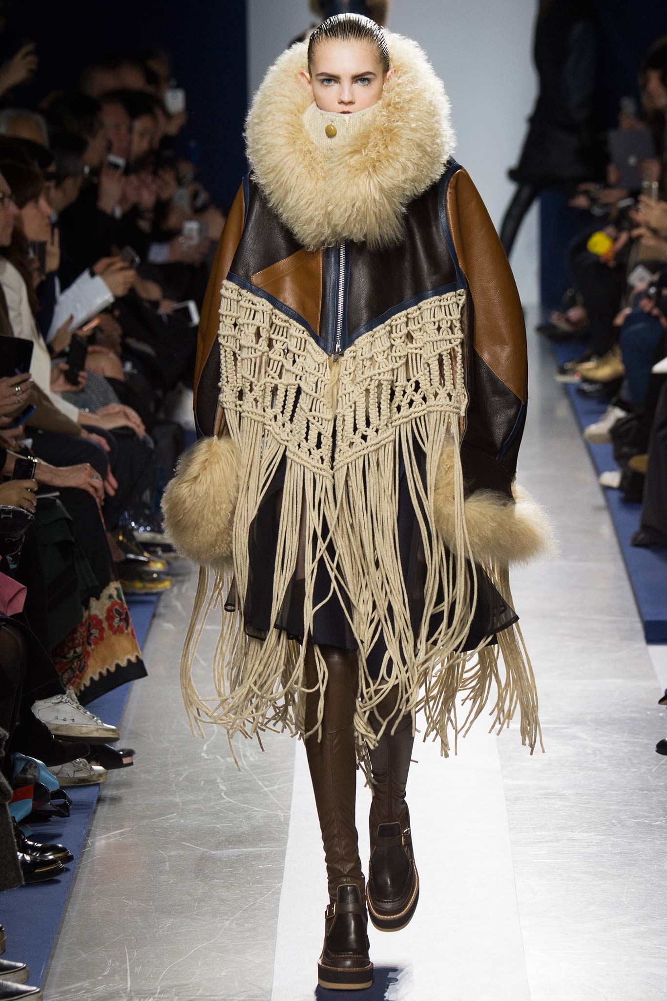 Look 14 of 41