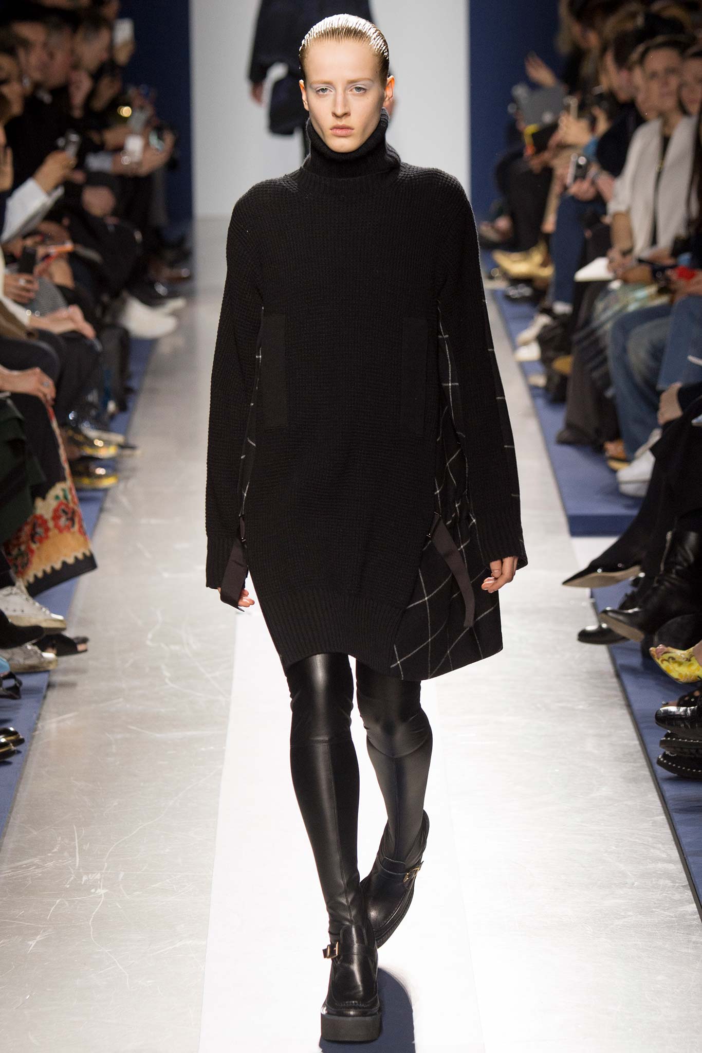 Look 21 of 41