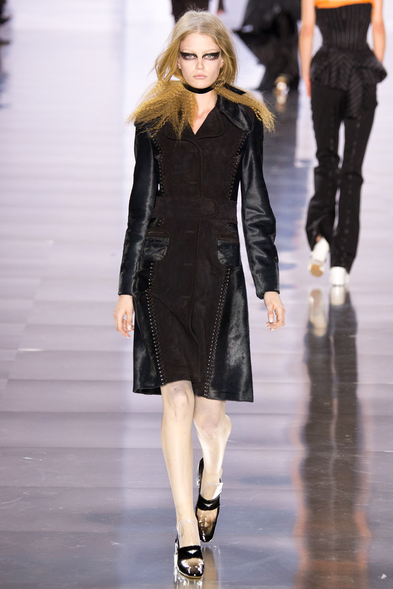 Look 25 of 30