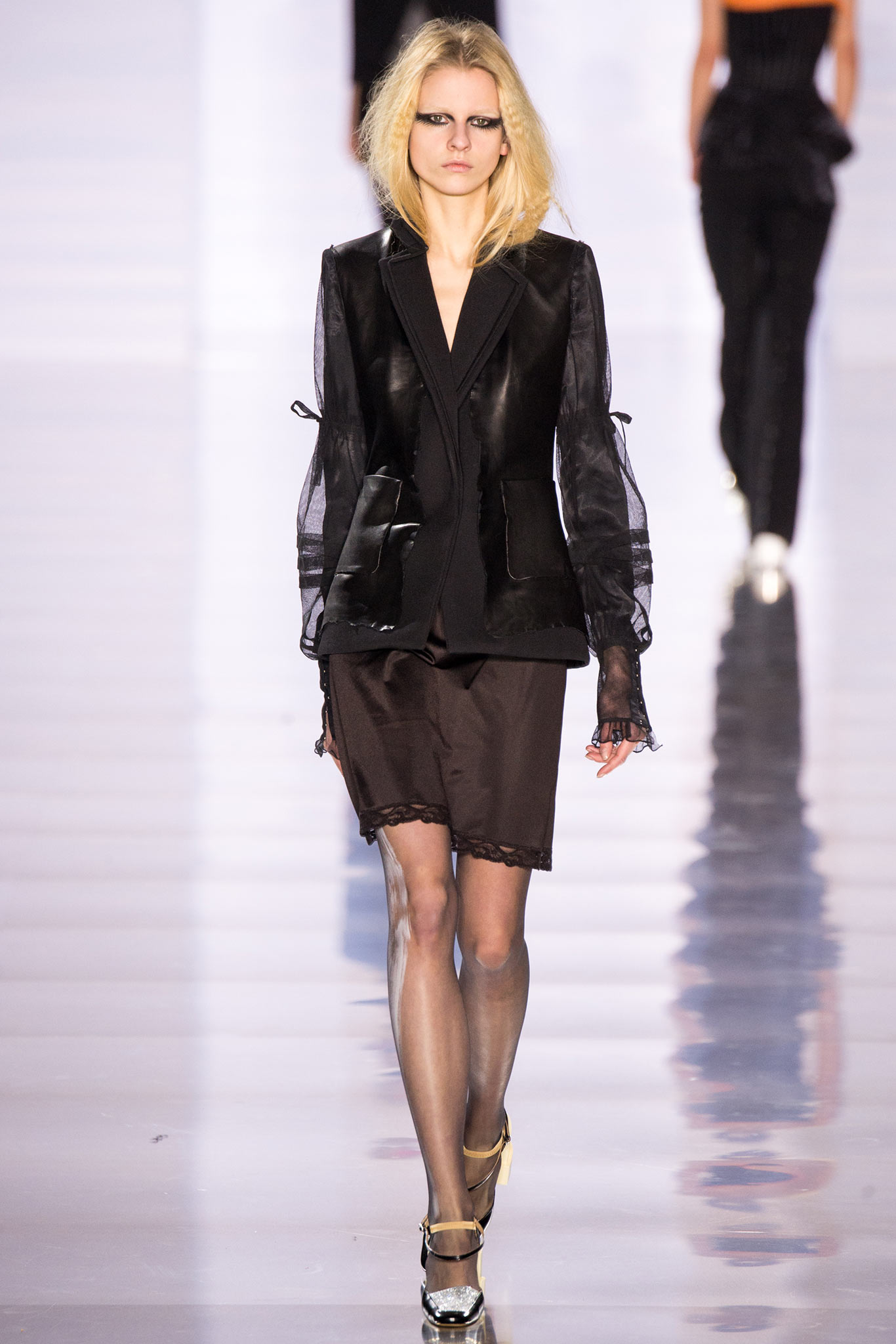 Look 26 of 30