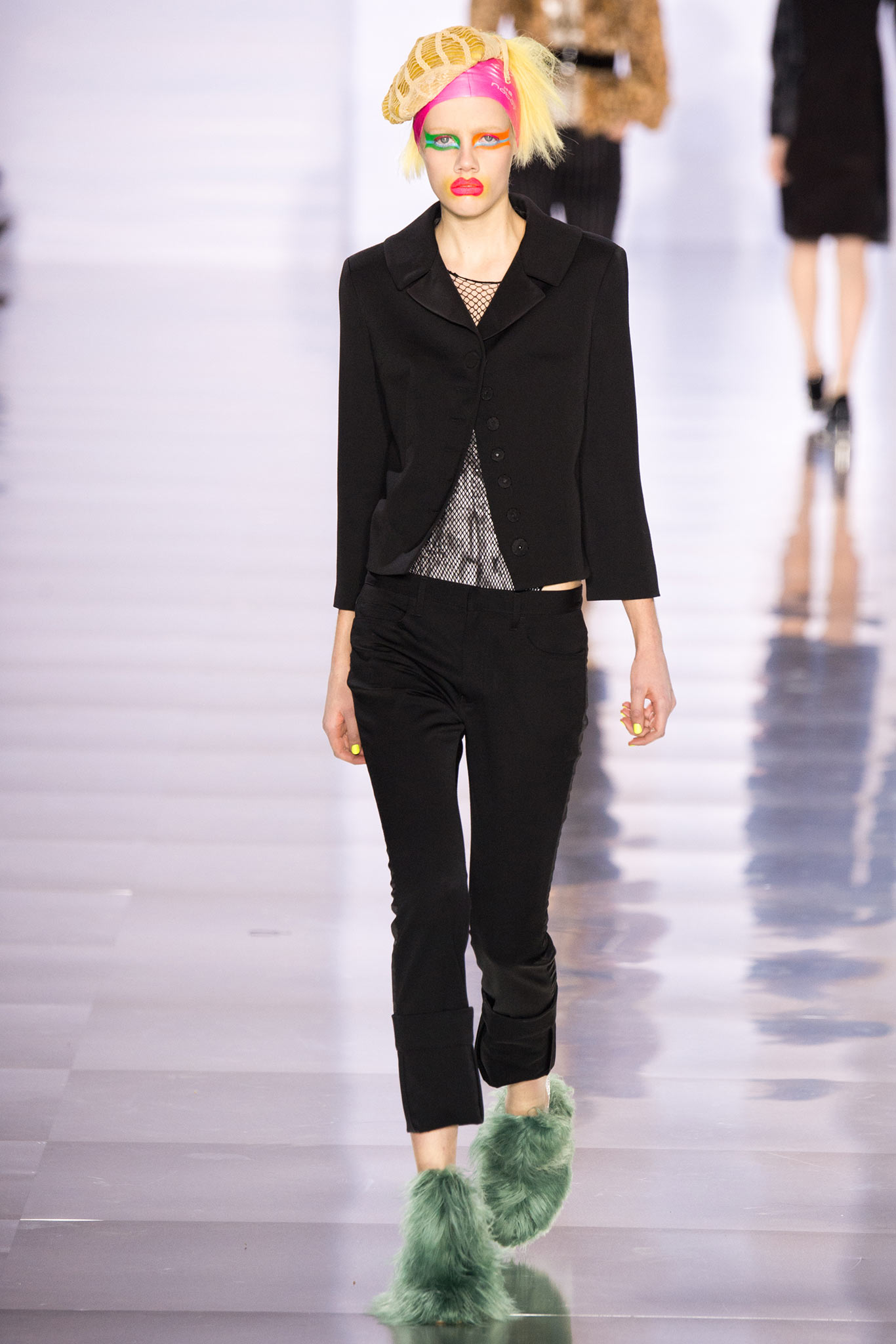 Look 27 of 30