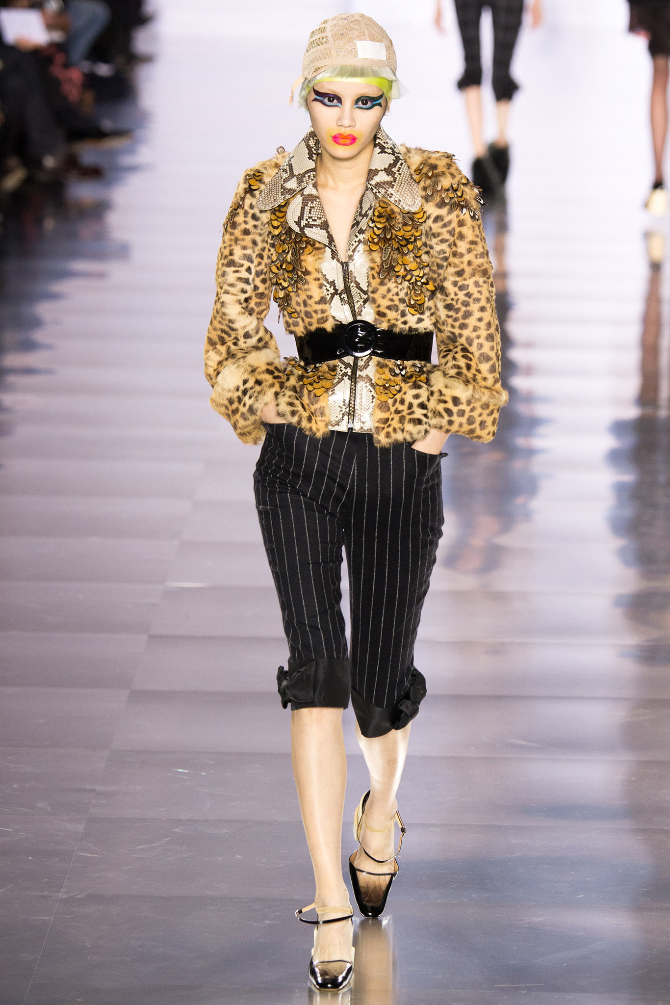 Look 28 of 30