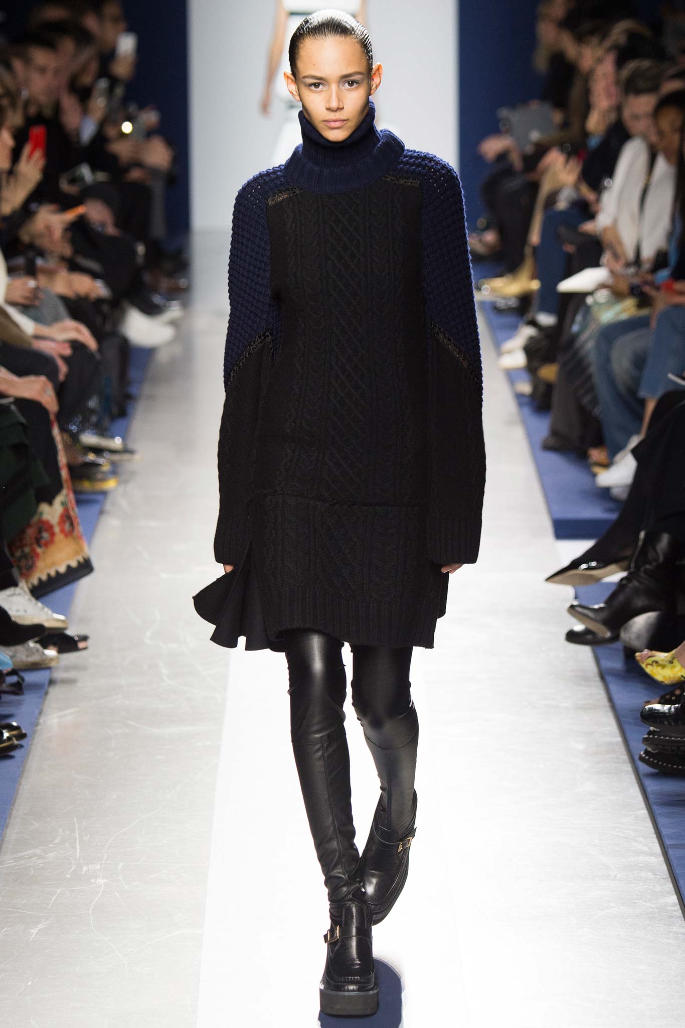 Look 33 of 41