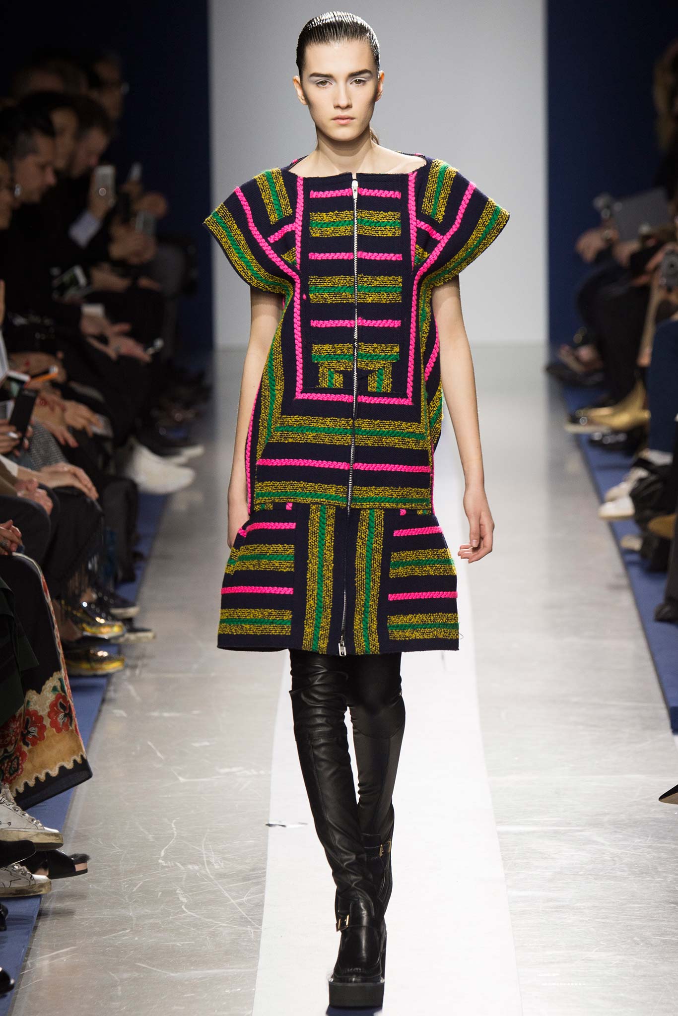 Look 37 of 41